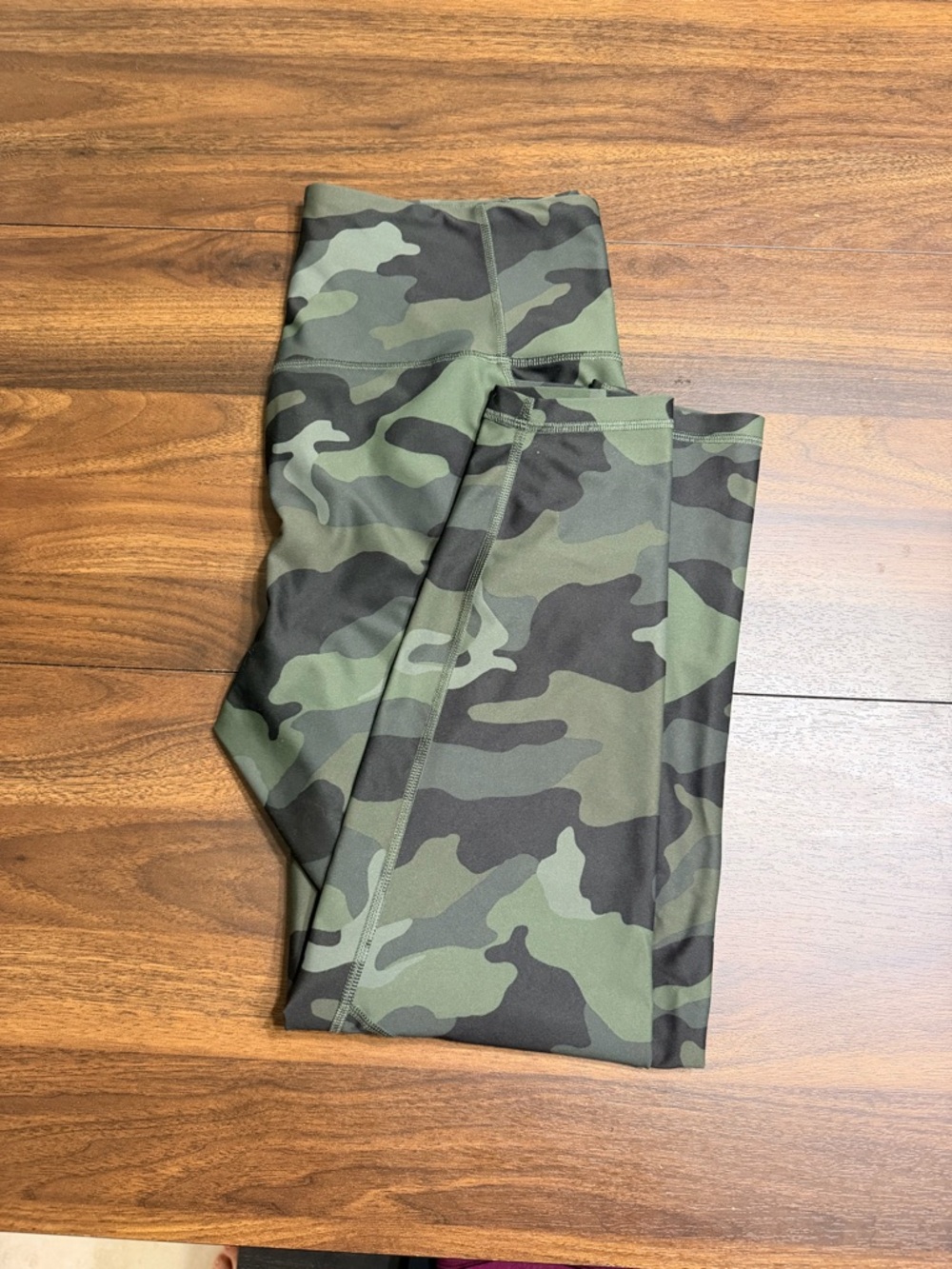 Old Navy Green Camo High-Waist Leggings